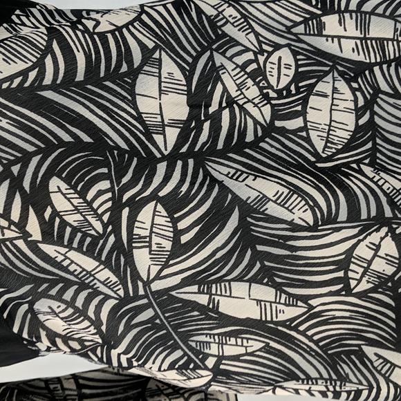 Wish Dress Size 12 Black Cream Leaf Pattern V-Neck Sheer 3/4 Bell Sleeves Midi - Picture 7 of 10